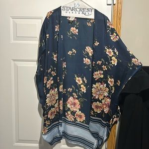 Time and Tru short sleeve silk shawl